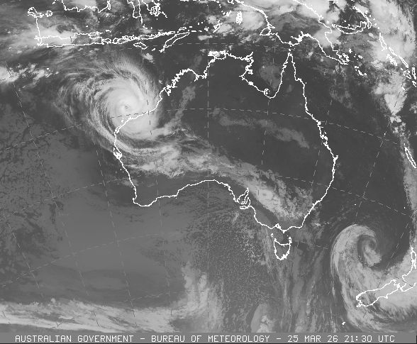 BOM National infrared satellite showing cloud cover